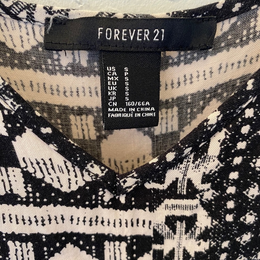 Black & Cream Romper retro pattern Size XS - Picture 5 of 6